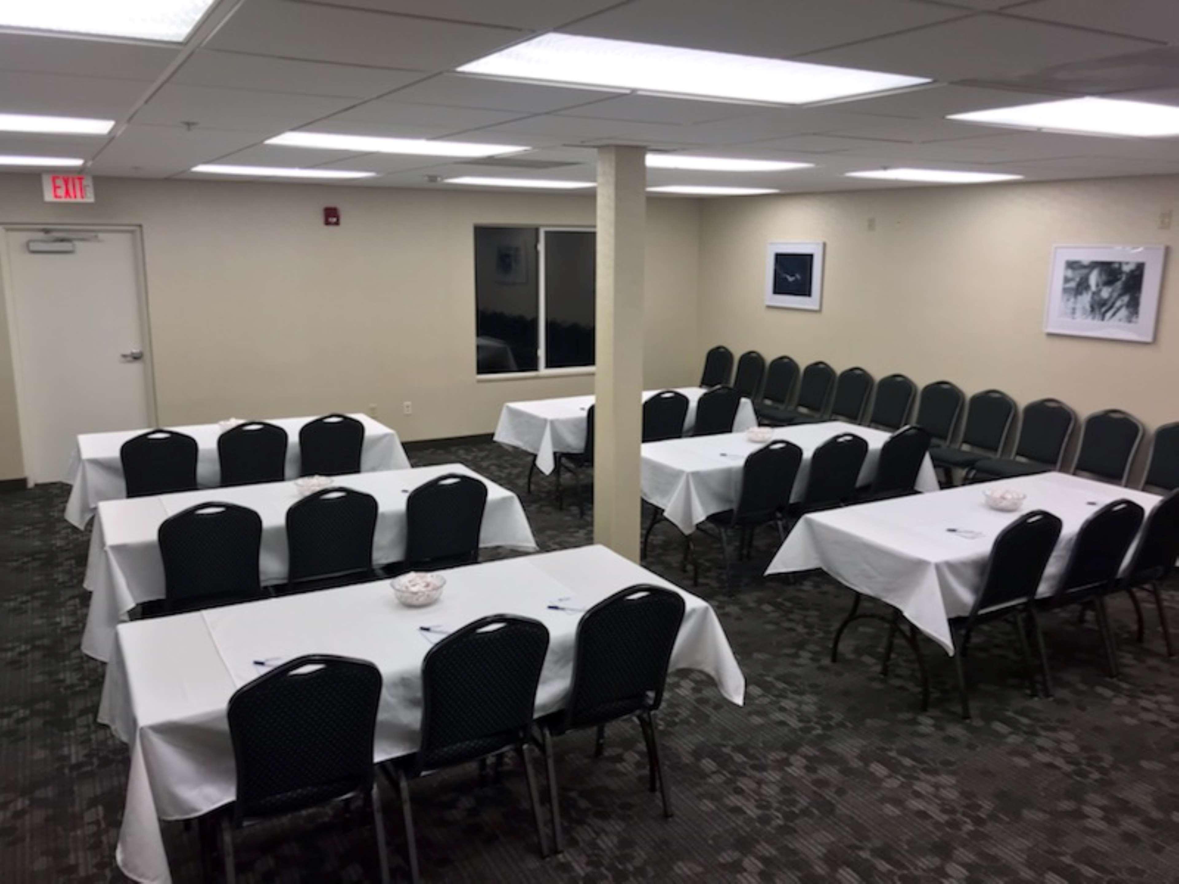 Best Western Dothan Inn & Suites Exterior photo