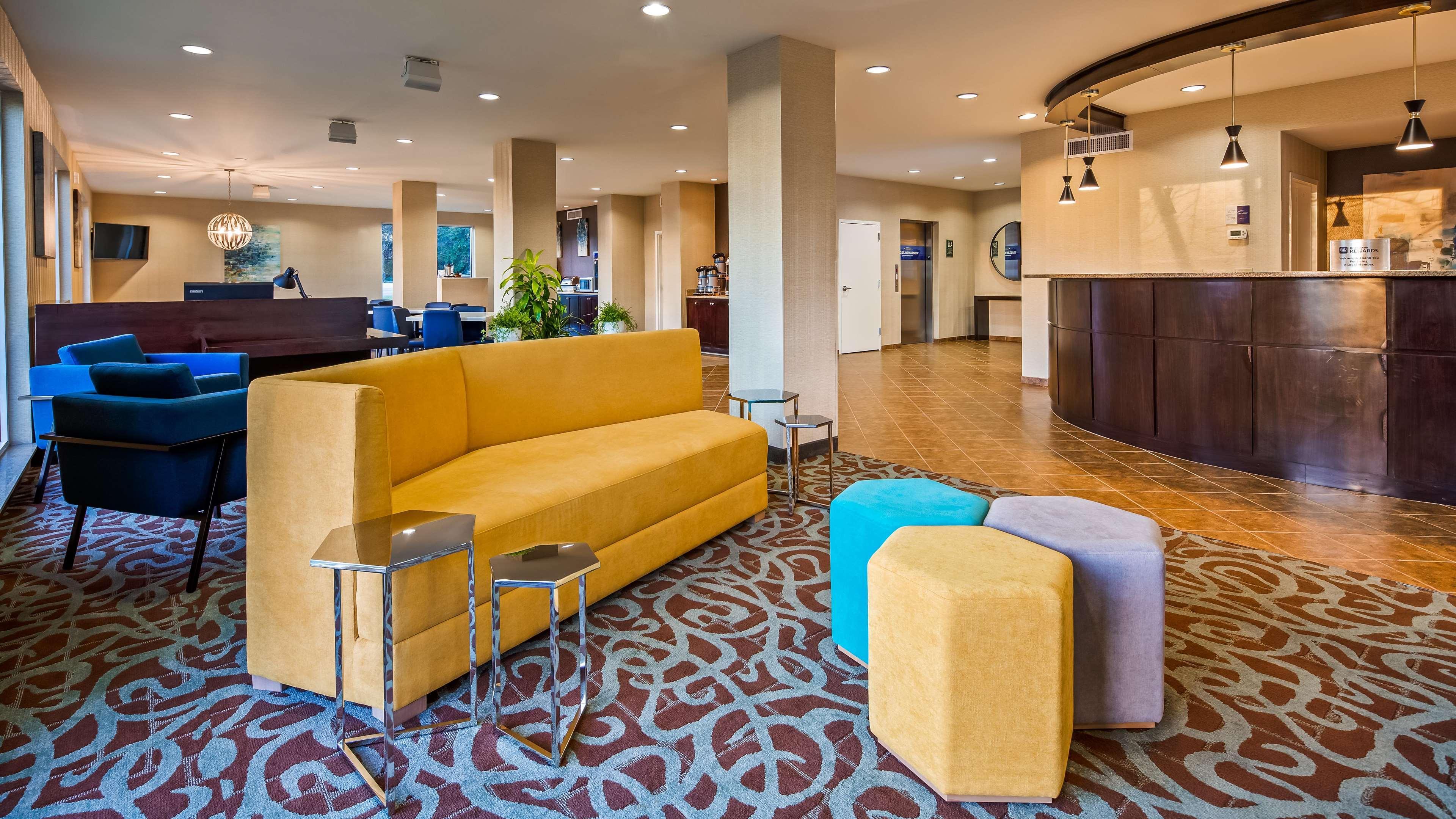 Best Western Dothan Inn & Suites Exterior photo