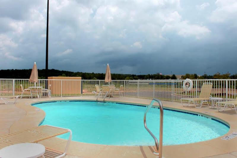 Best Western Dothan Inn & Suites Exterior photo