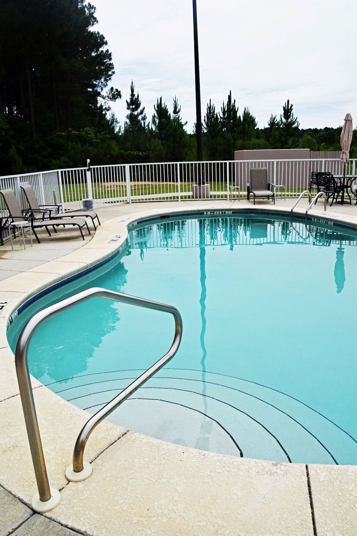 Best Western Dothan Inn & Suites Exterior photo